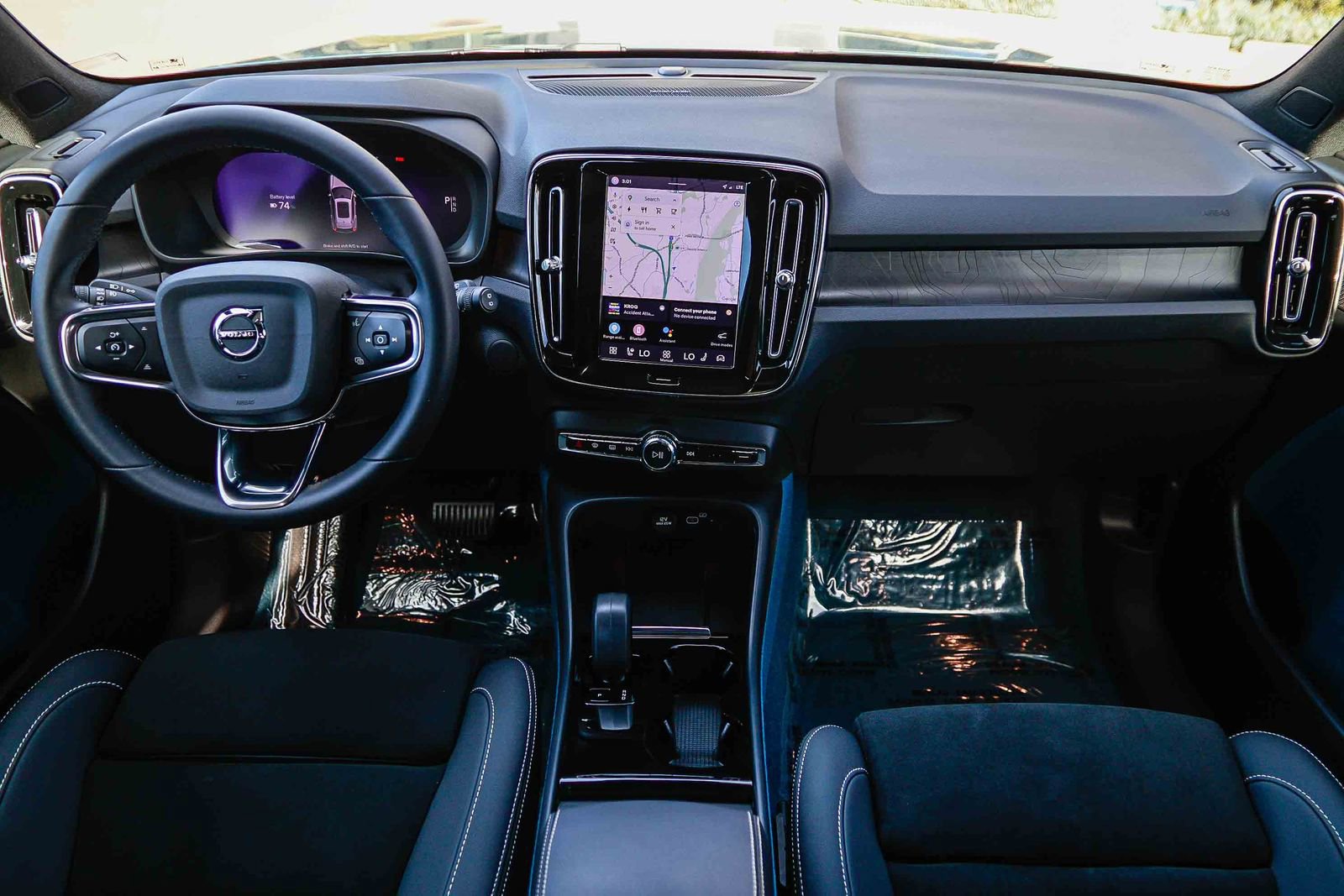 Used 2023 Volvo XC40 Recharge Ultimate w/ Protection Package Premier AWD/4WD image 14