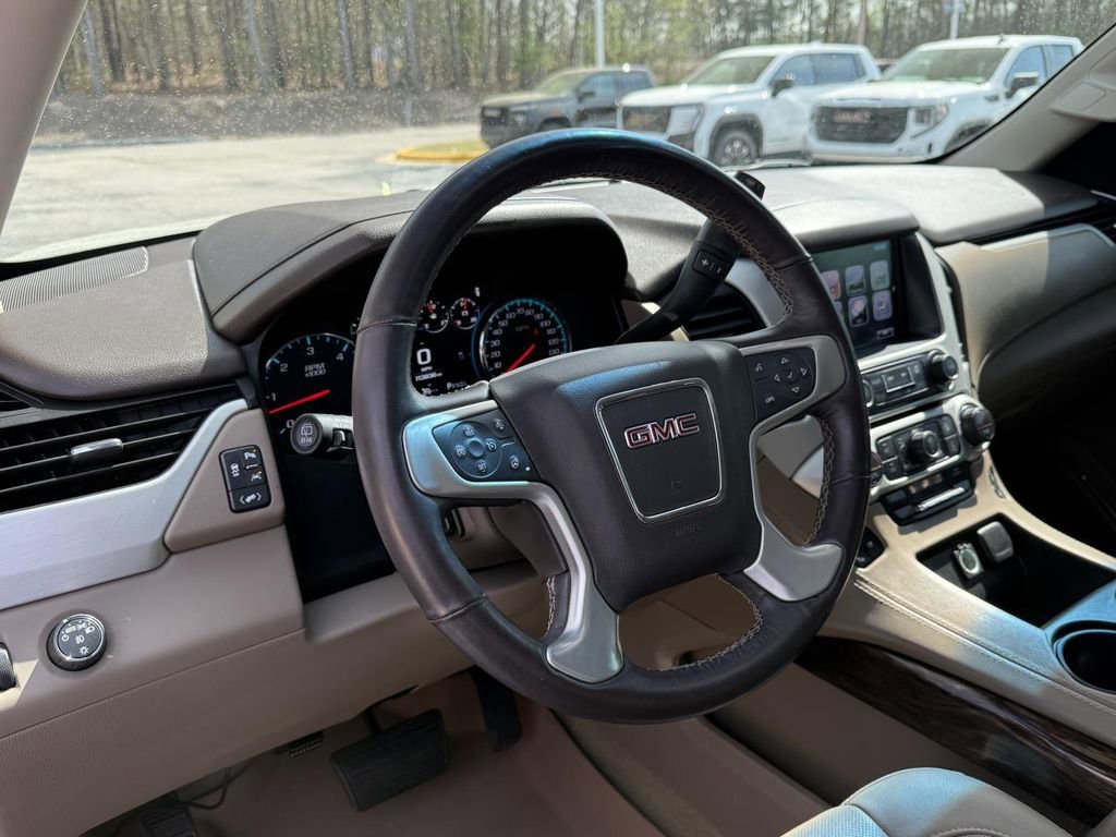 Used 2017 GMC Yukon SLT image 12