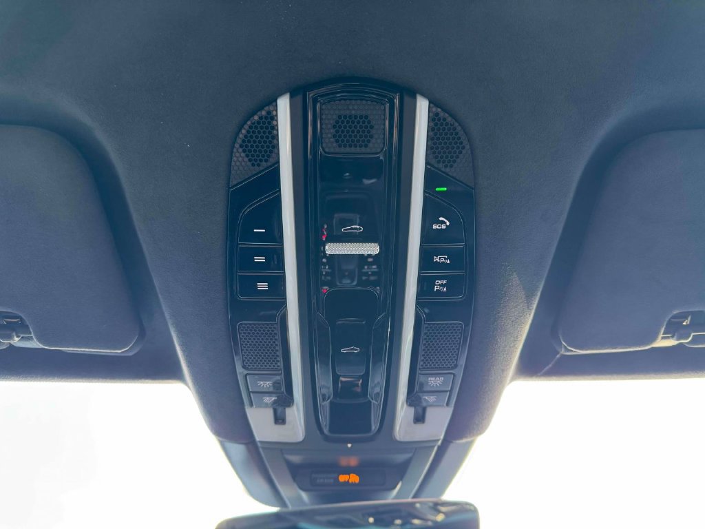 Used 2019 Porsche Cayenne Turbo AWD/4WD image 33
