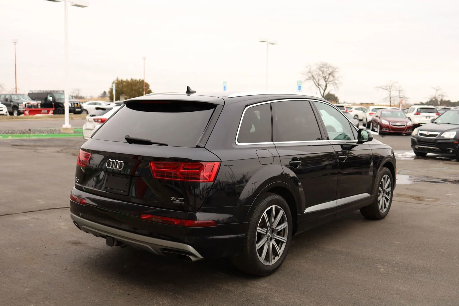 Used 2017 Audi Q7 3.0T Premium Plus w/ Premium Plus Package image 5