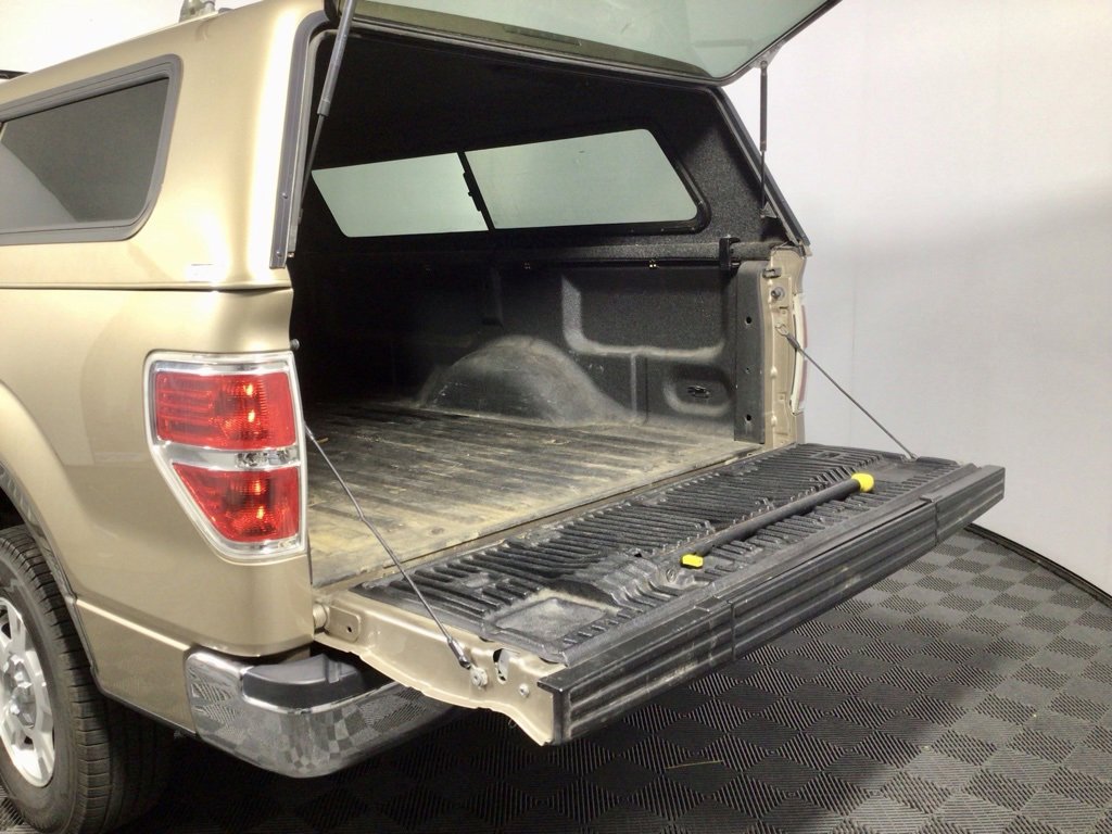 Used 2013 Ford F150 XLT w/ Mid Equipment Group image 9