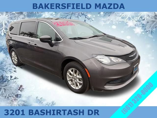 Used 2022 Chrysler Voyager LX image 7