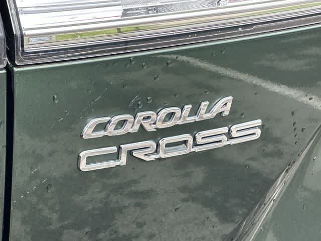 Used 2023 Toyota Corolla Cross LE AWD/4WD image 18