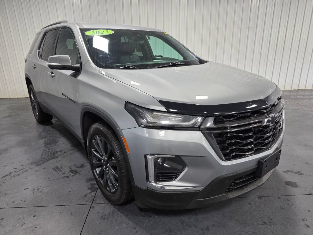 Used 2023 Chevrolet Traverse RS AWD/4WD image 2