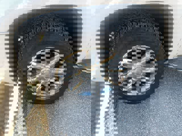 Used 2013 GMC Yukon XL Denali image 9