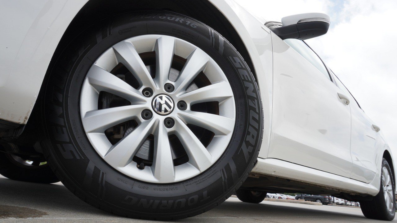 Used 2014 Volkswagen Passat 1.8T Wolfsburg Edition FWD image 11