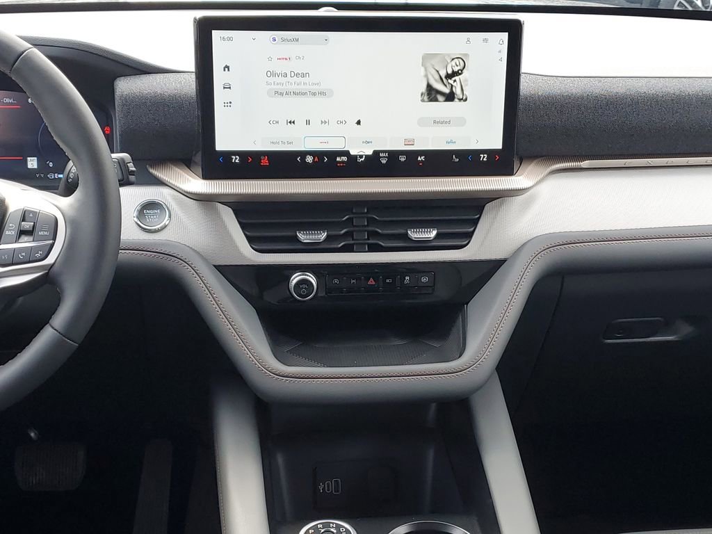 New 2026 Ford Explorer Active AWD/4WD image 27