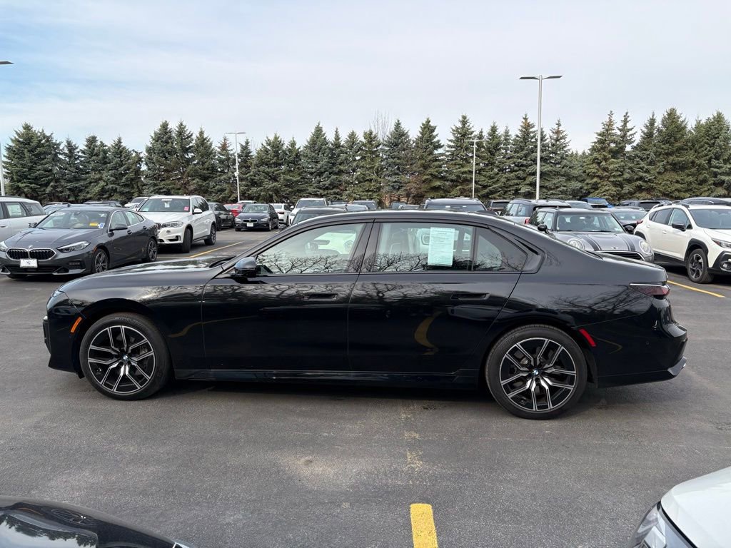 Certified 2023 BMW 760i xDrive image 2