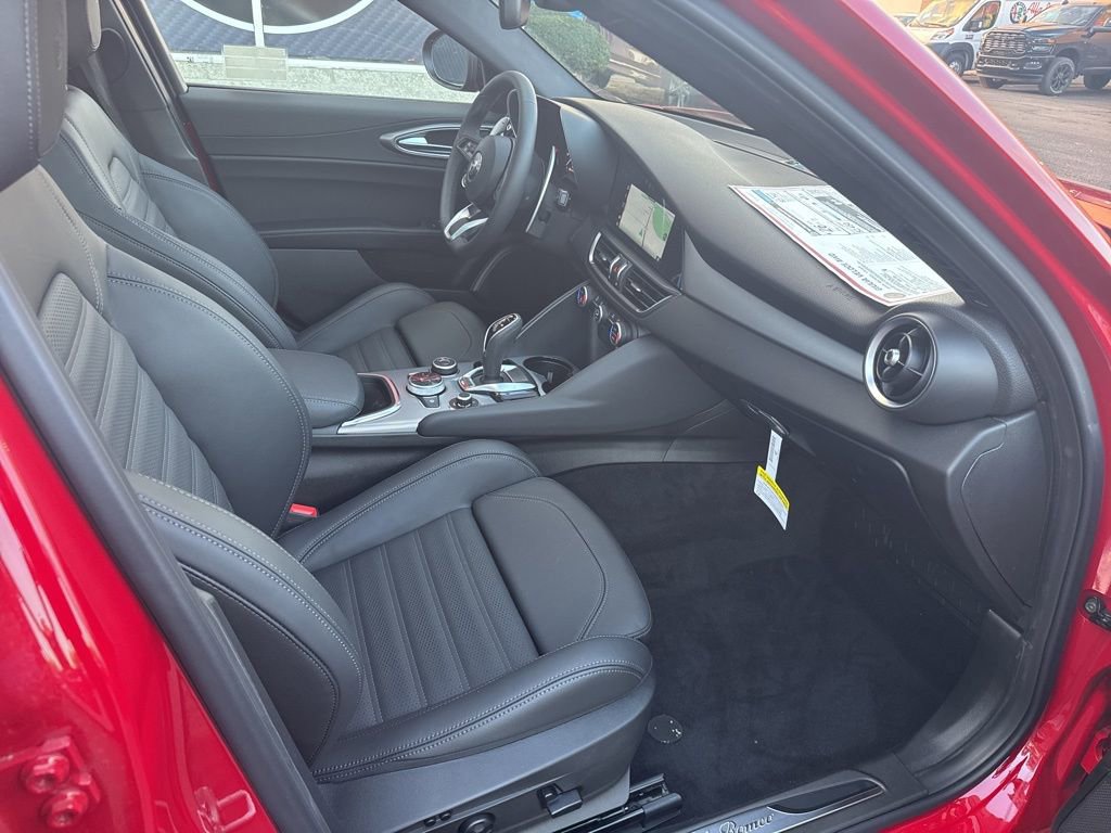 New 2025 Alfa Romeo Giulia AWD w/ Veloce Package AWD image 22