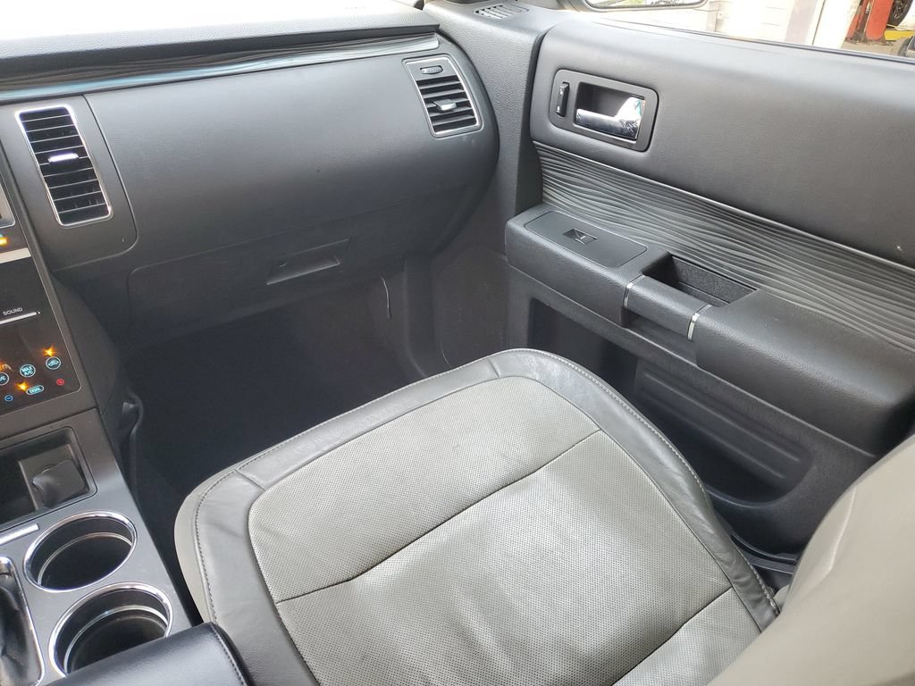 Used 2019 Ford Flex Limited w/ Limited Appearance Package AWD/4WD image 19