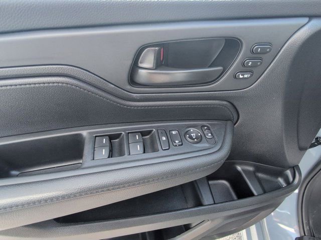Used 2025 Honda Odyssey Sport-L image 13
