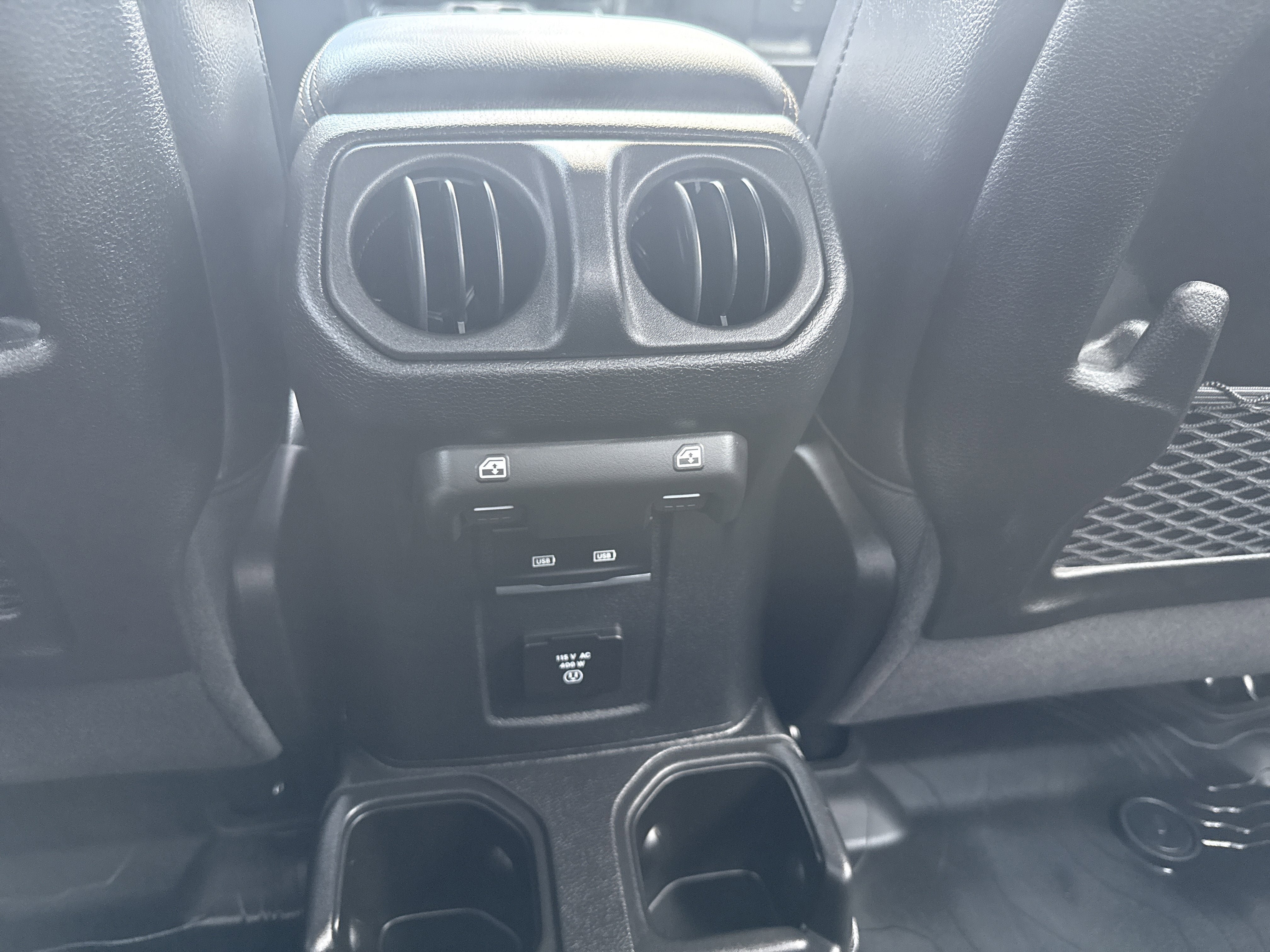 Used 2025 Jeep Gladiator Sport AWD/4WD image 12