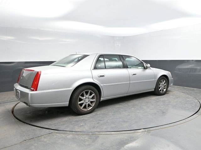 Used 2010 Cadillac DTS Luxury FWD image 10