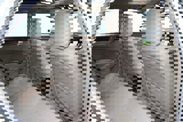 Used 2014 Chrysler 300 C w/ Light Group image 30