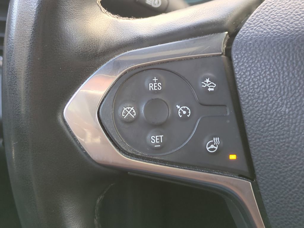 Used 2024 Chevrolet Traverse LT image 28