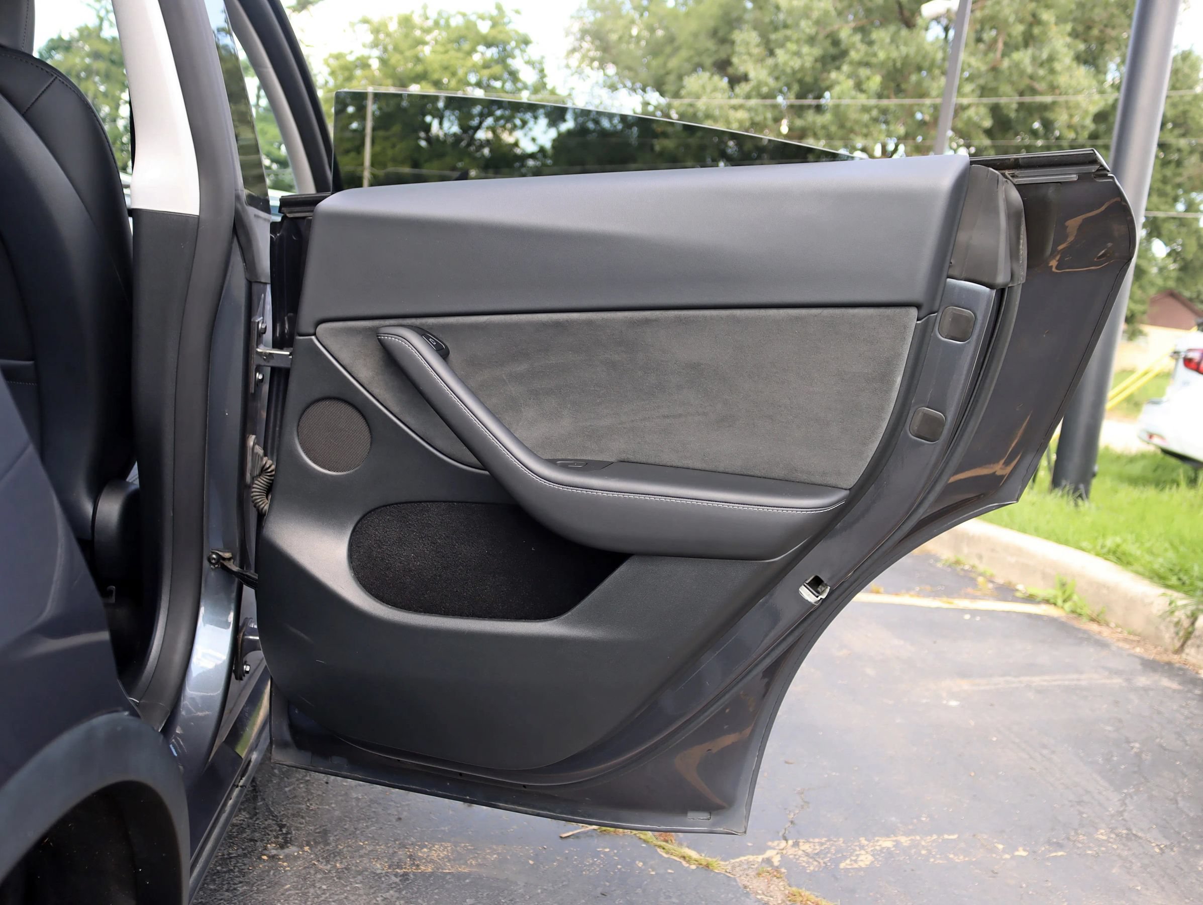 Used 2023 Tesla Model Y Long Range AWD/4WD image 36