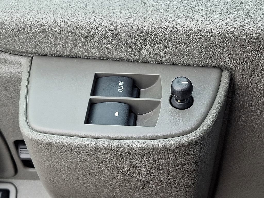 Used 2024 GMC Savana 2500 w/ Driver Convenience Package image 23