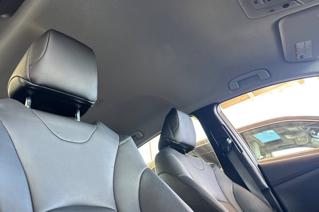Used 2017 Toyota Prius Prime Advanced FWD image 15