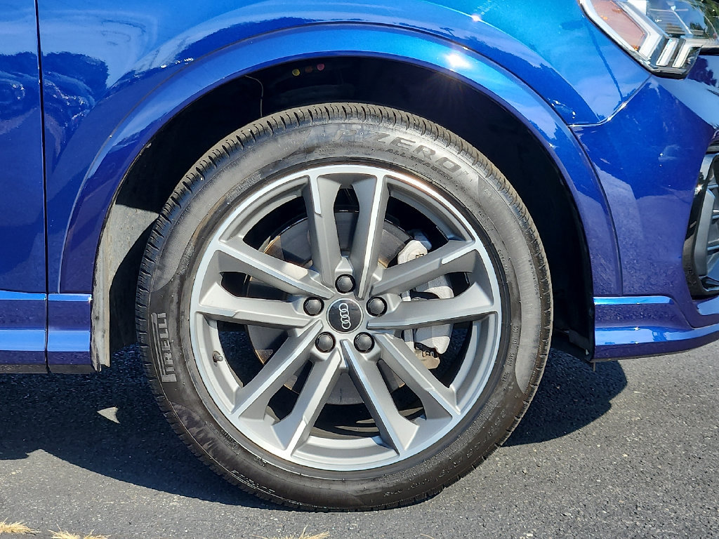 Certified 2025 Audi Q3 2.0T Premium w/ Convenience Package AWD/4WD image 14