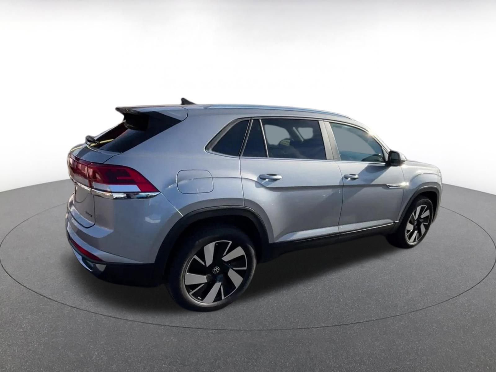 Used 2025 Volkswagen Atlas Cross Sport SE AWD/4WD image 15