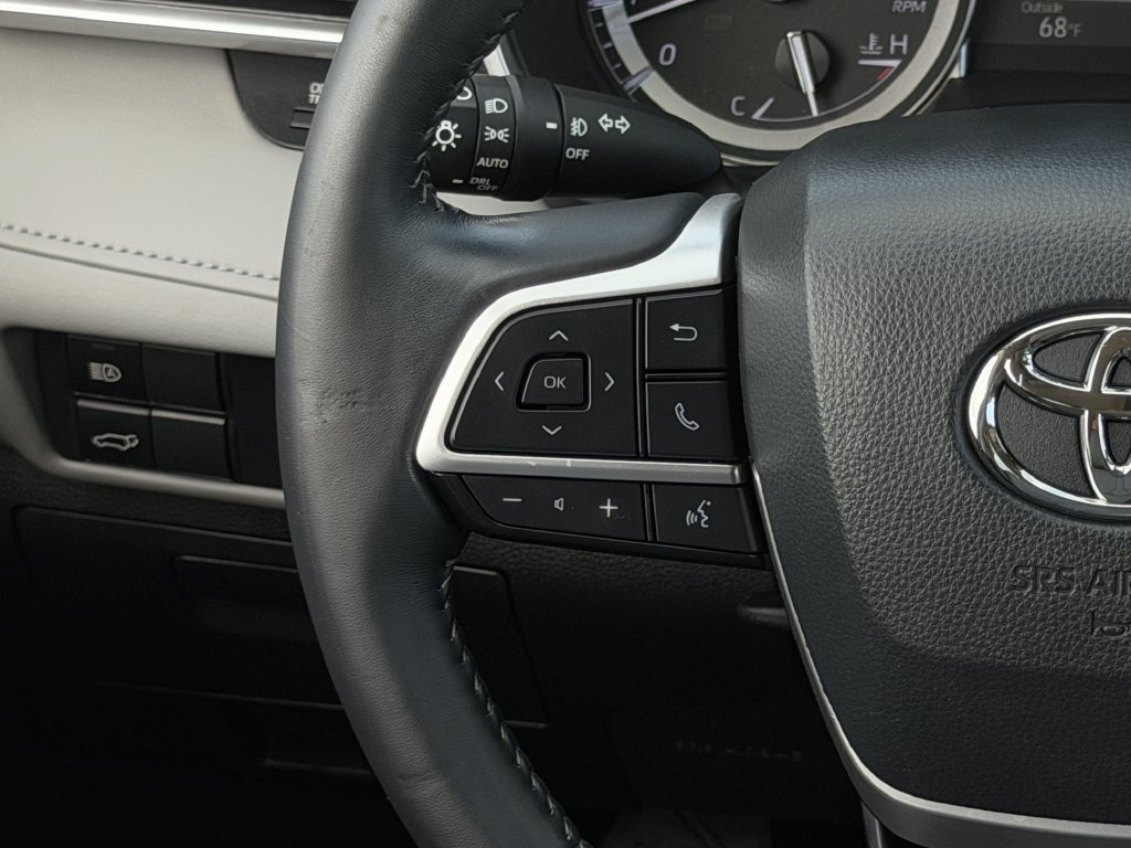 Used 2022 Toyota Highlander XLE FWD image 14
