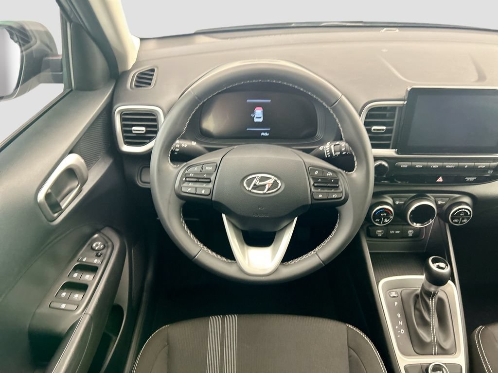 Used 2025 Hyundai Venue SEL FWD image 10