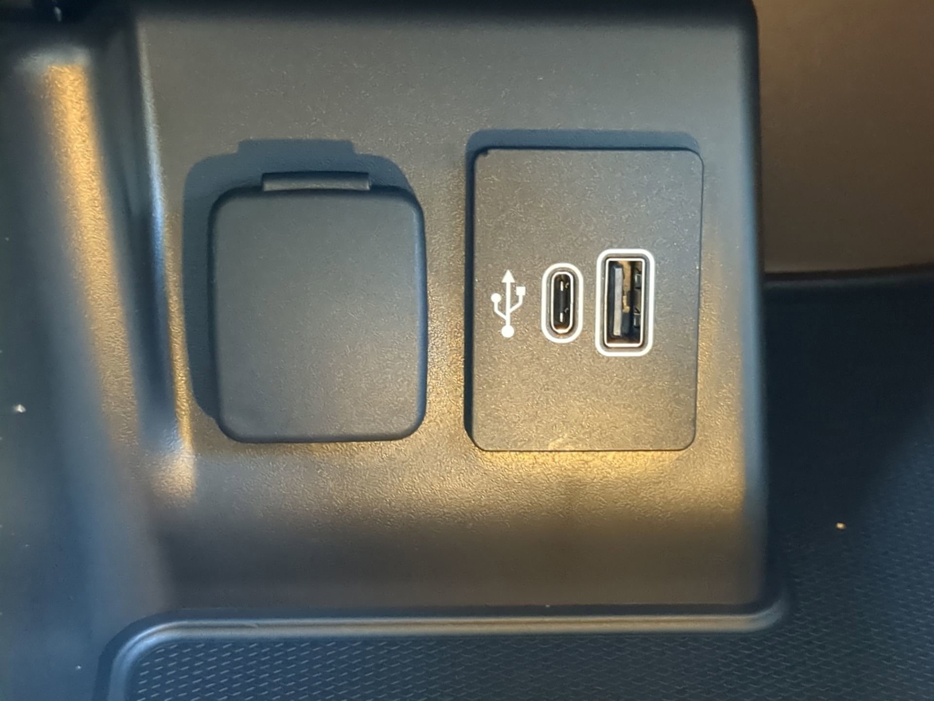 New 2025 Ford Explorer Active w/ Active Comfort Package image 57