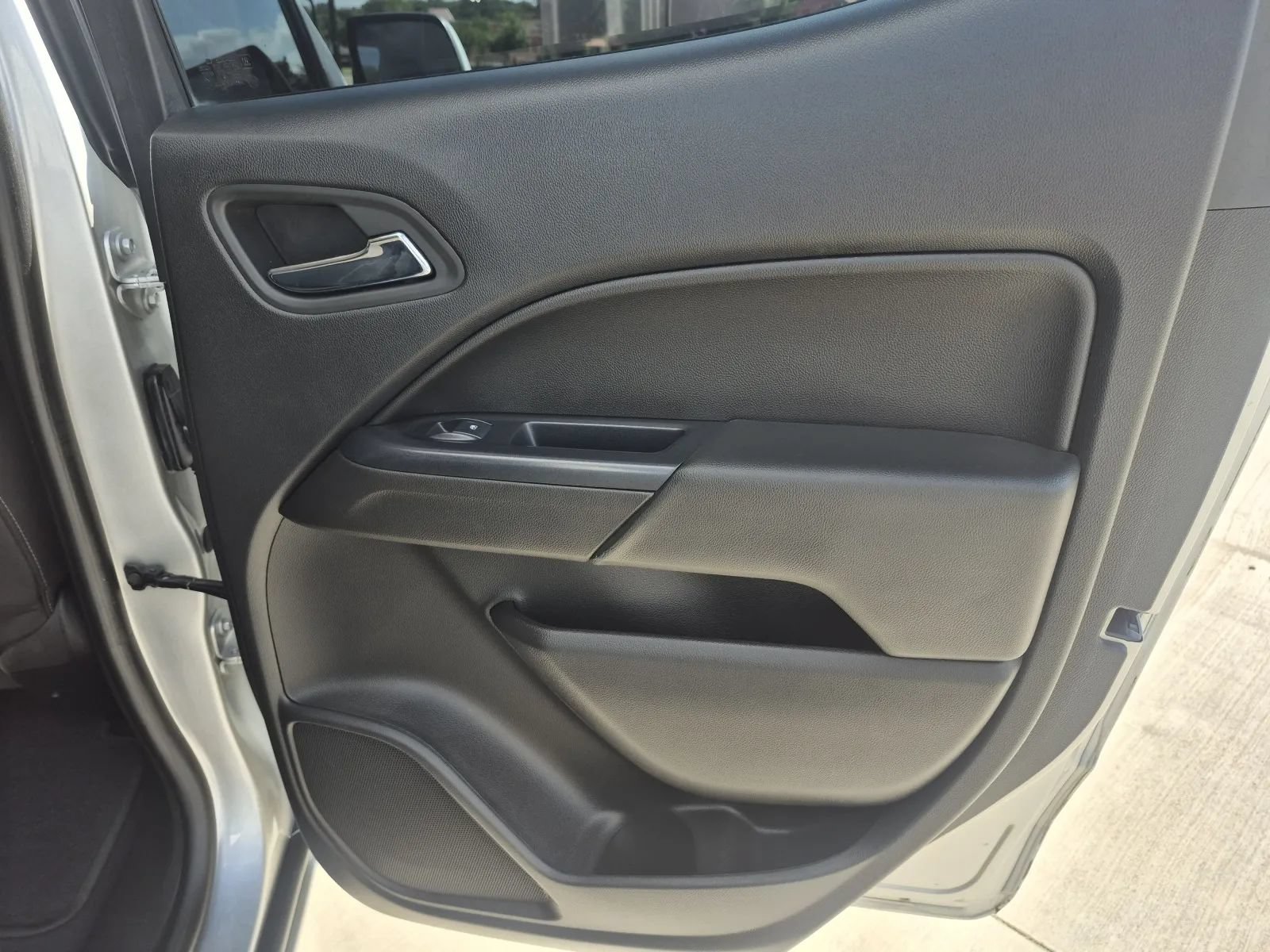 Used 2019 Chevrolet Colorado LT w/ LT Convenience Package RWD image 17