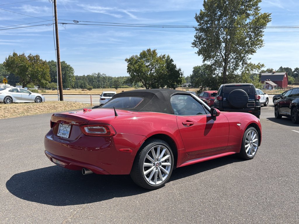 Used 2020 FIAT 124 Spider Lusso w/ Convenience Group RWD image 5