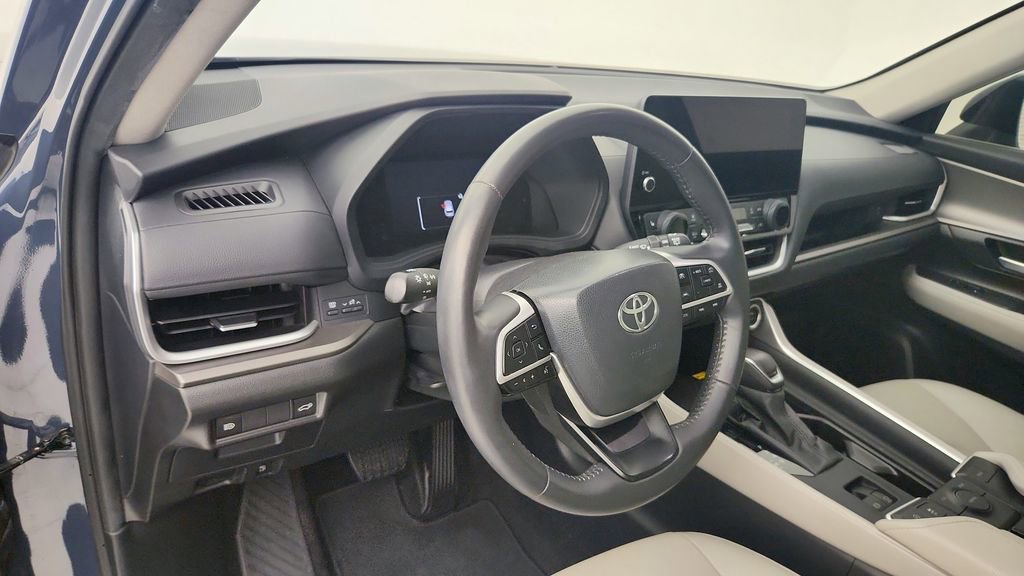 Used 2024 Toyota Grand Highlander XLE image 14