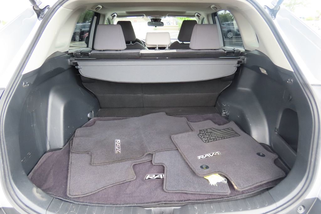 Certified 2019 Toyota RAV4 XLE image 28