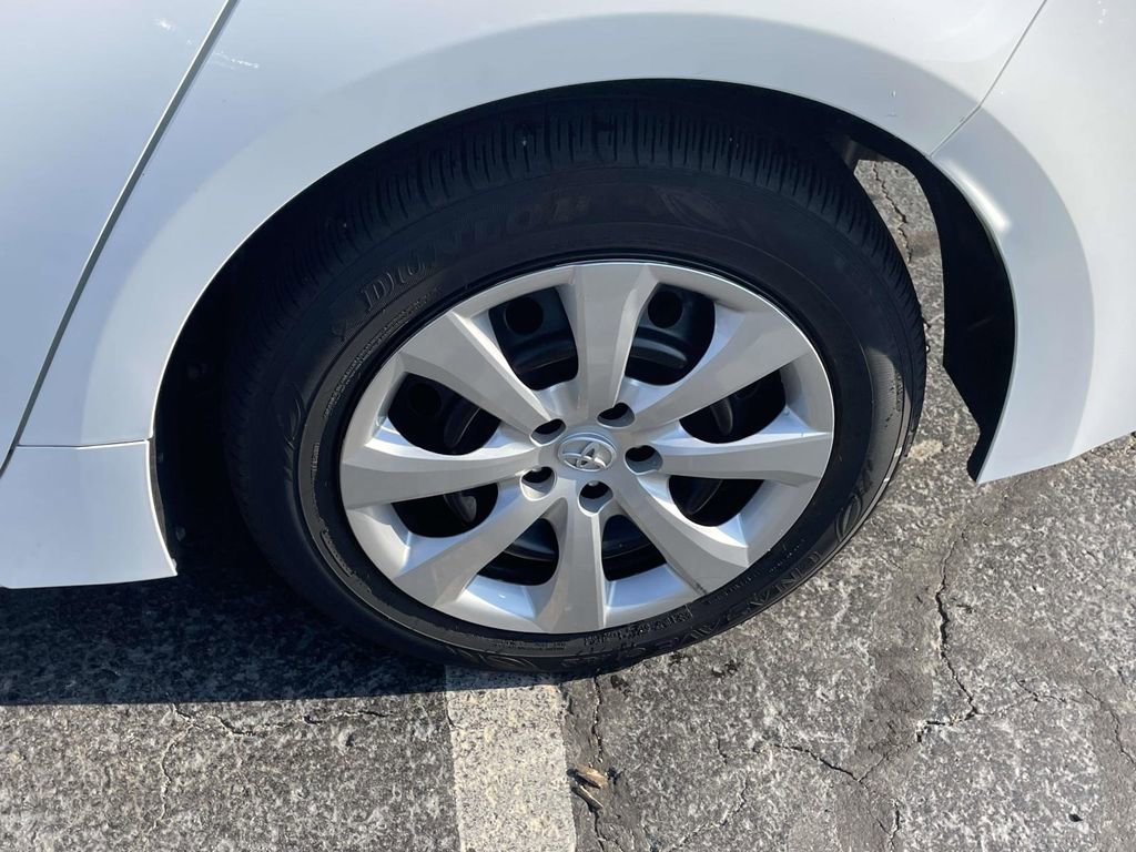 Used 2024 Toyota Corolla LE FWD image 28