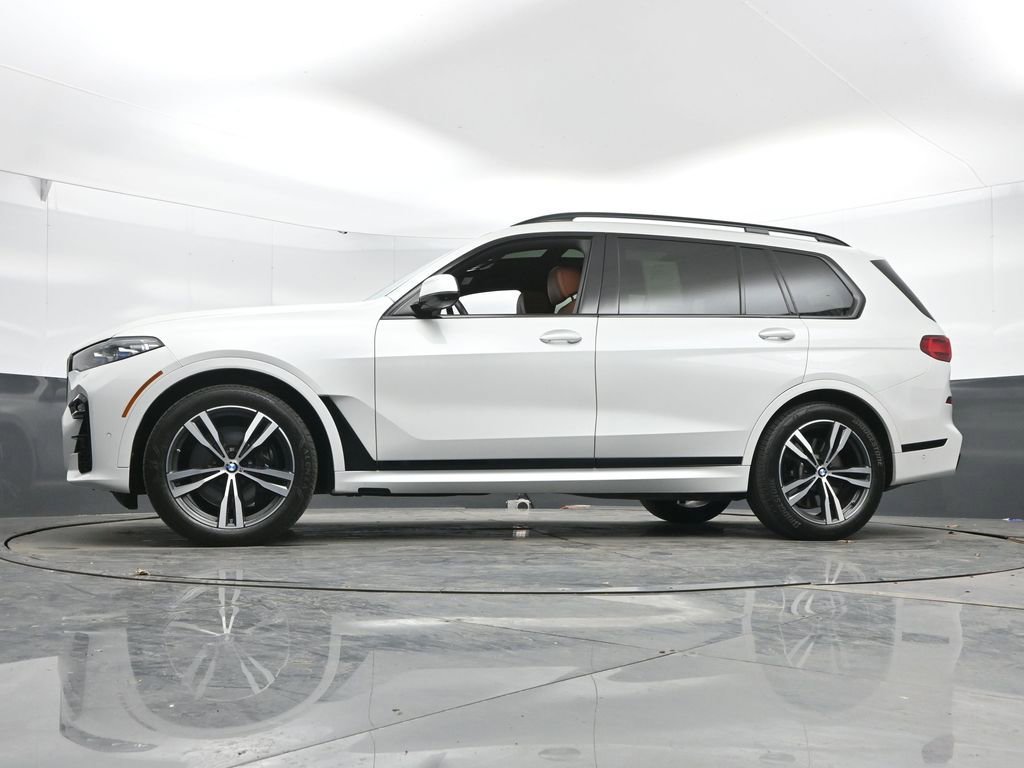 Used 2022 BMW X7 M50i image 51
