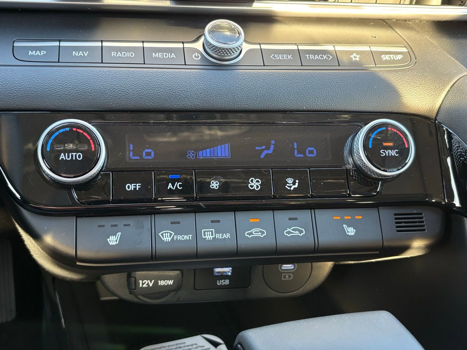 New 2026 Hyundai Elantra Limited image 21