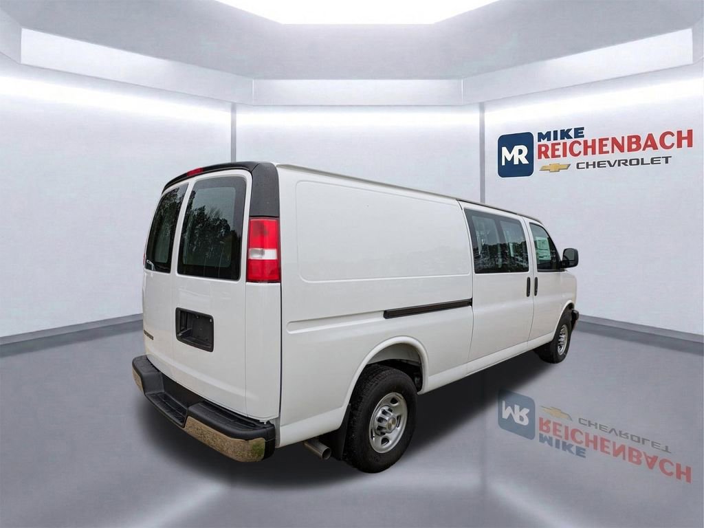 New 2025 Chevrolet Express 2500 Work Van 3D Extended Cargo Van w/ Driver Convenience Package image 4