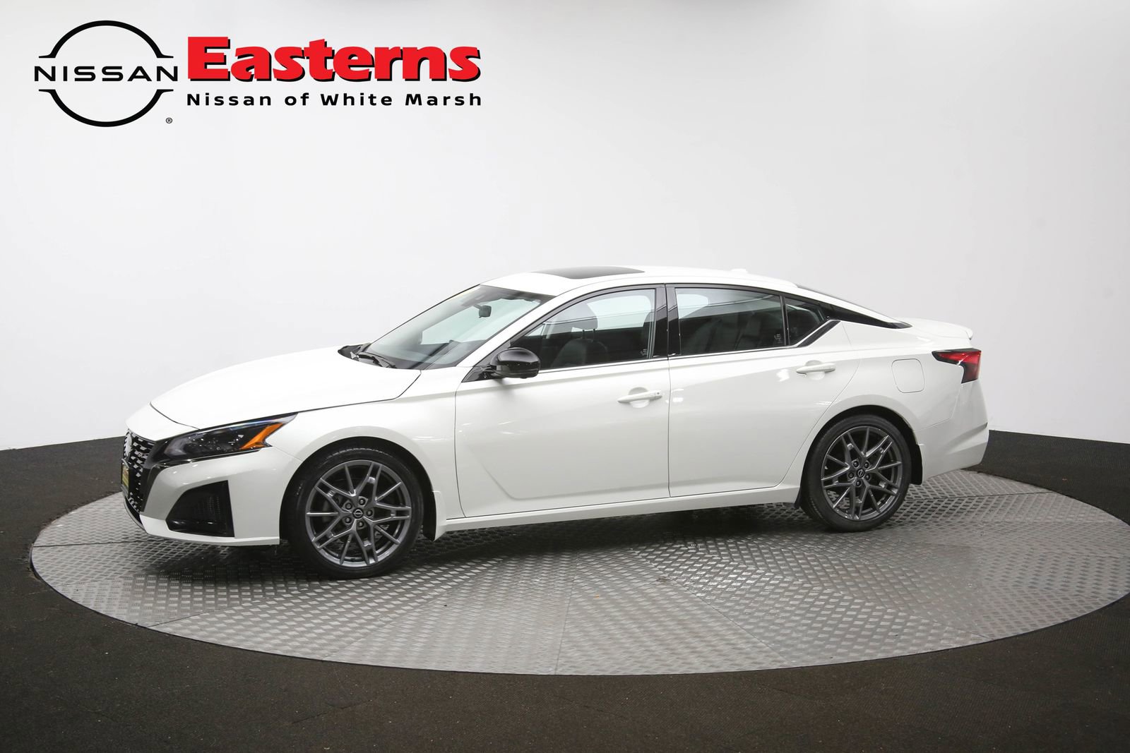 Used 2024 Nissan Altima 2.0 SR FWD image 56
