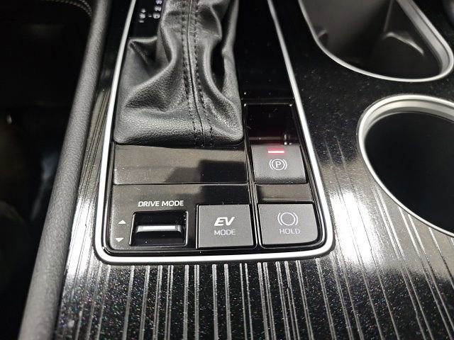 Used 2025 Toyota Sienna XSE FWD image 22