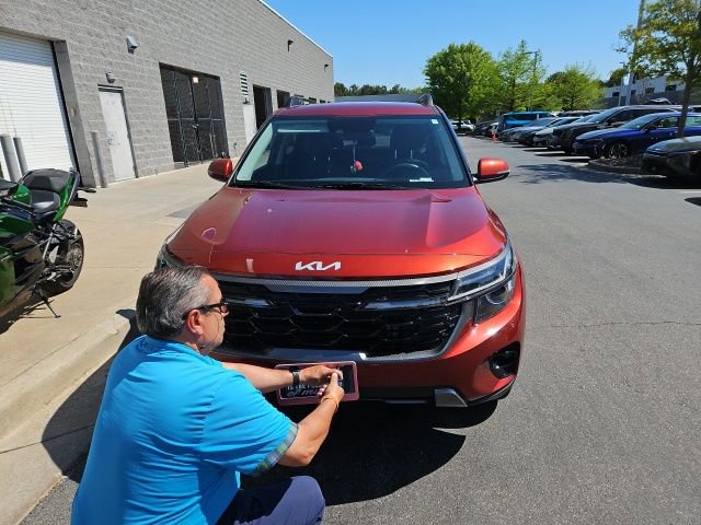 Certified 2024 Kia Seltos X-Line image 2