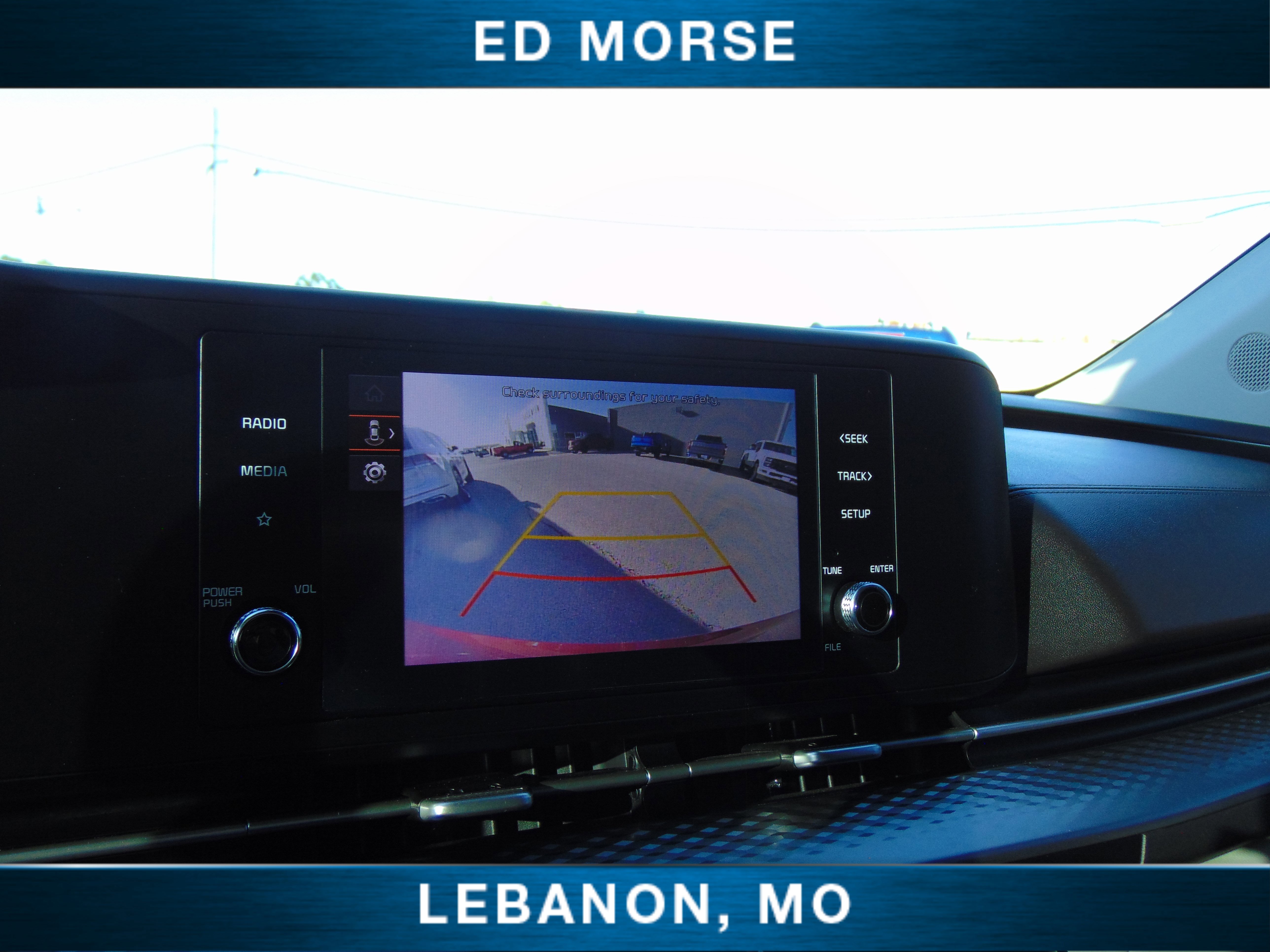 Used 2023 Kia Carnival LX image 28