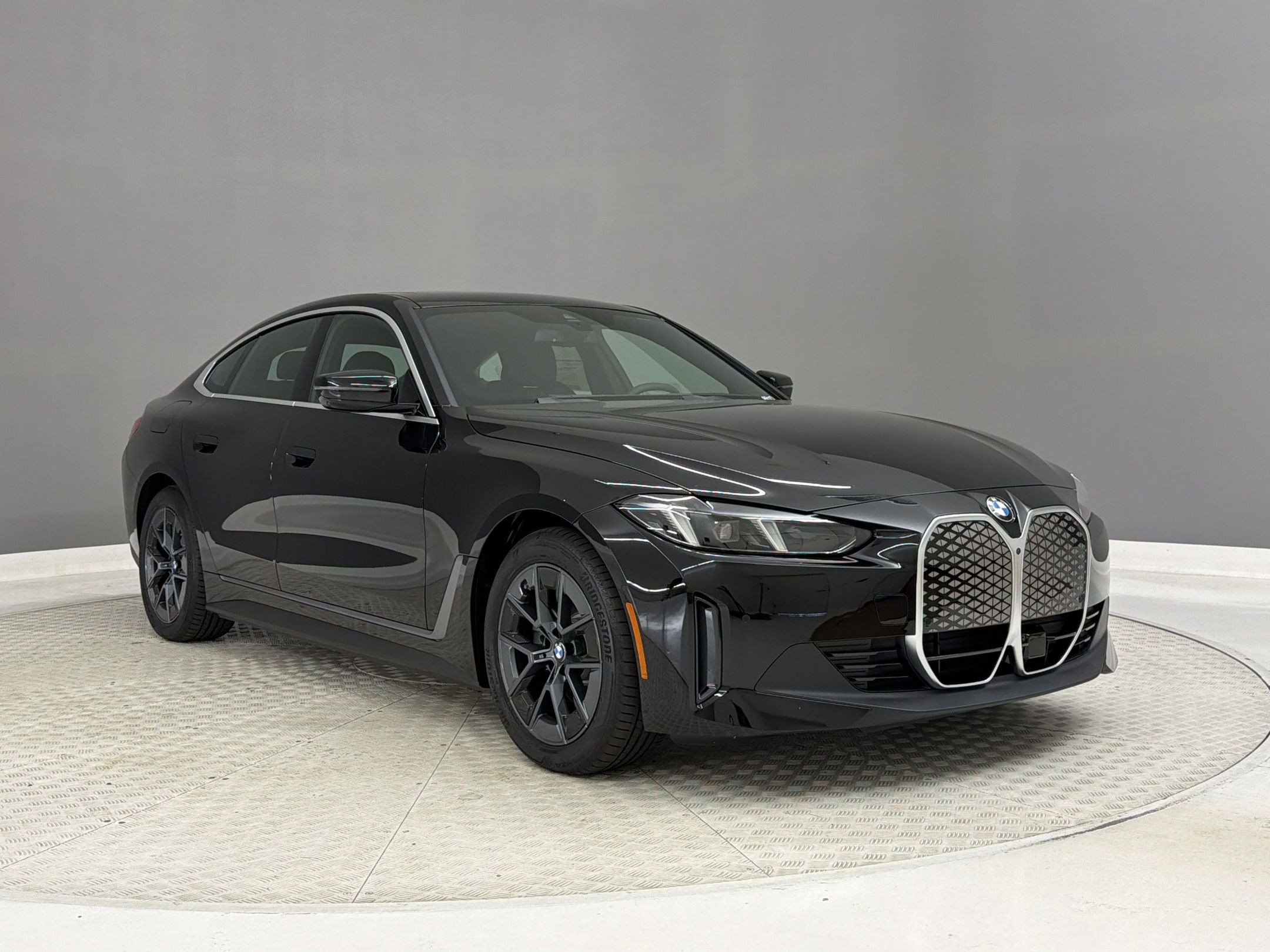 New 2026 BMW i4 eDrive40 w/ Parking Assistance Package RWD image 7