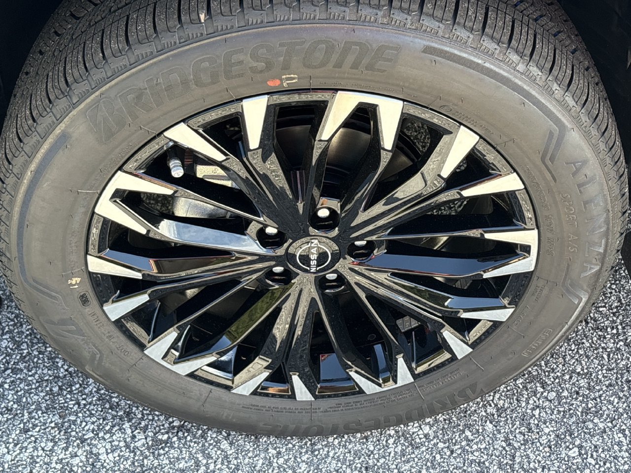 New 2027 Nissan Rogue Dark Armor FWD image 24