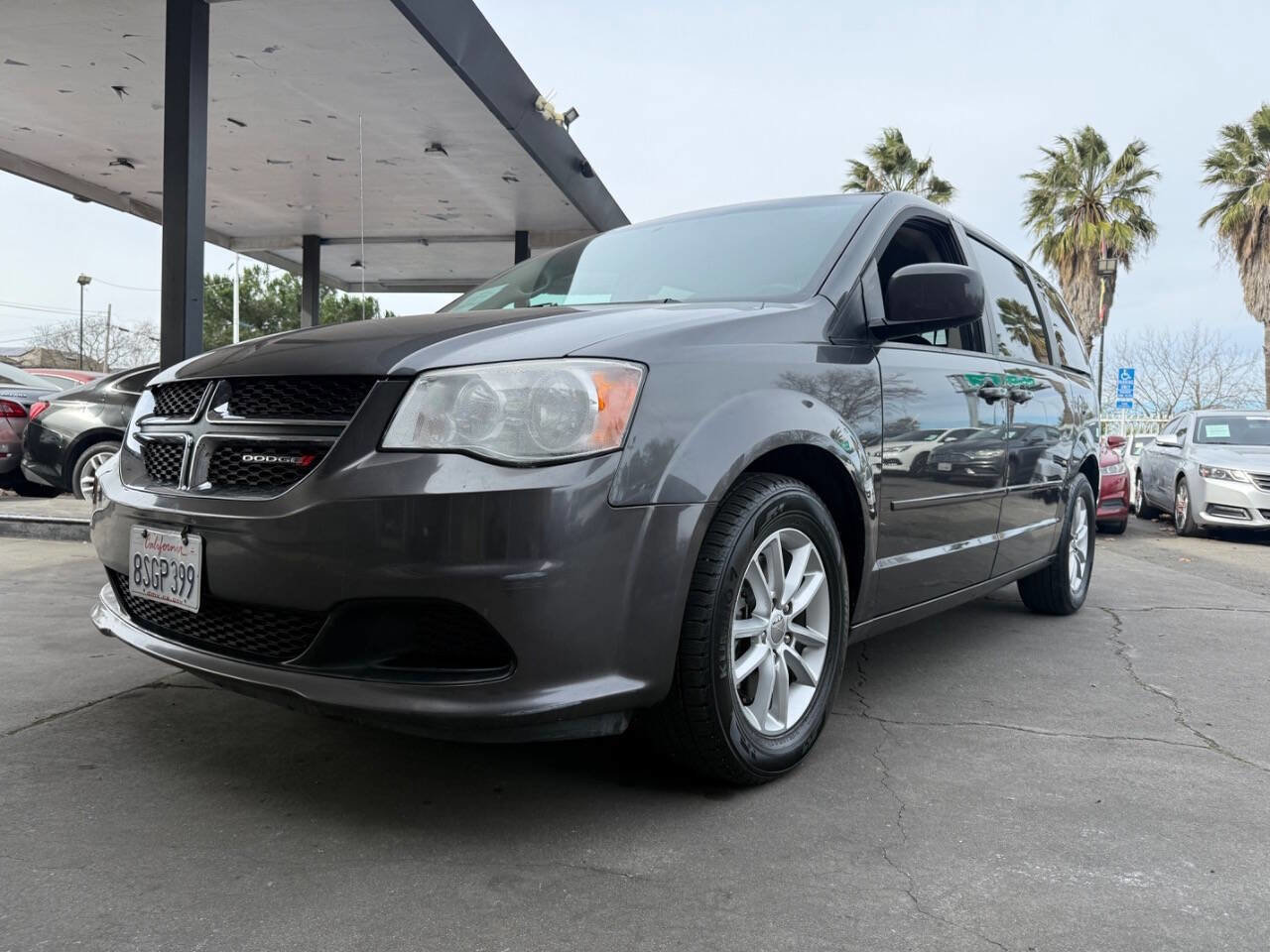 Used 2016 Dodge Grand Caravan SXT image 18