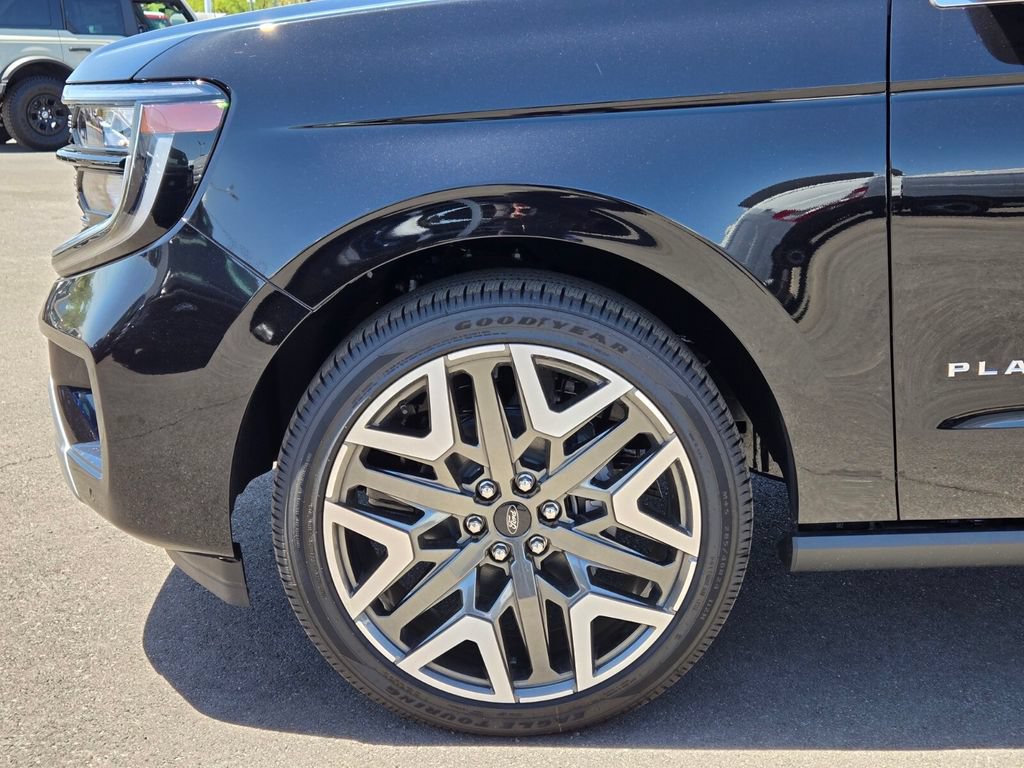New 2026 Ford Expedition Max Platinum w/ Platinum Ultimate Package AWD/4WD image 8