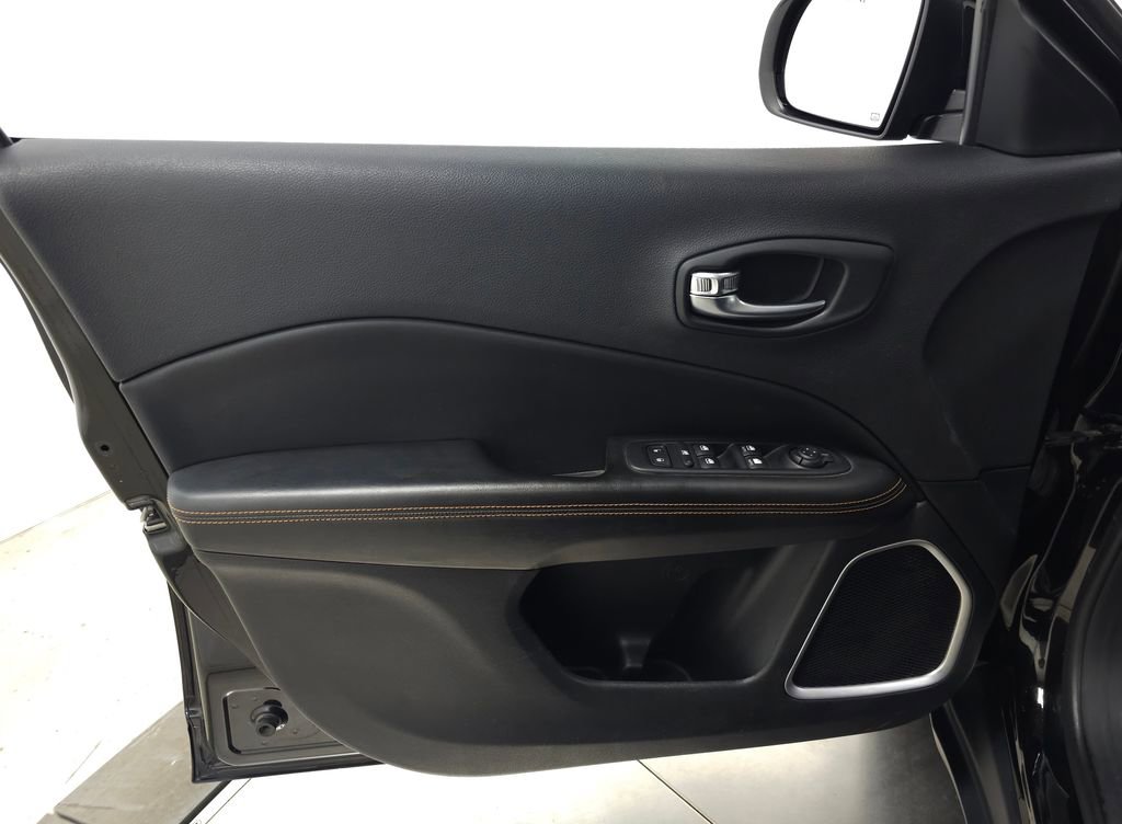 Used 2019 Jeep Compass Limited AWD/4WD image 12