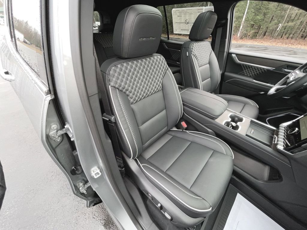 New 2026 GMC Acadia Denali w/ Super Cruise Package image 37