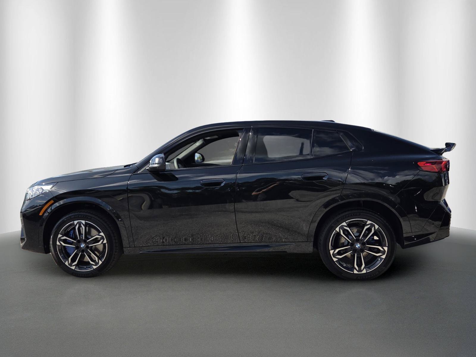 New 2026 BMW X2 xDrive28i w/ Technology Package AWD/4WD image 4