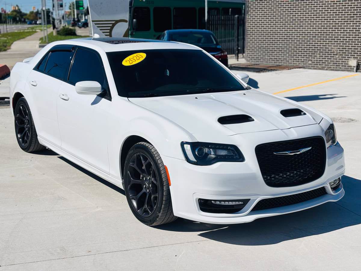 Used 2020 Chrysler 300 S RWD image 2