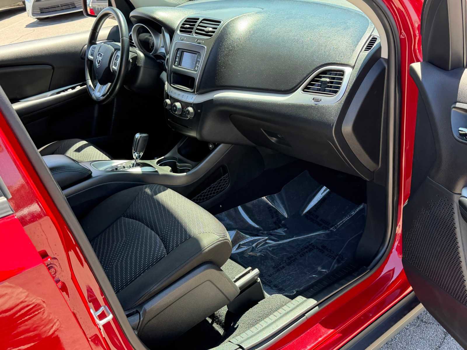 Used 2019 Dodge Journey SE w/ Connectivity Group FWD image 34