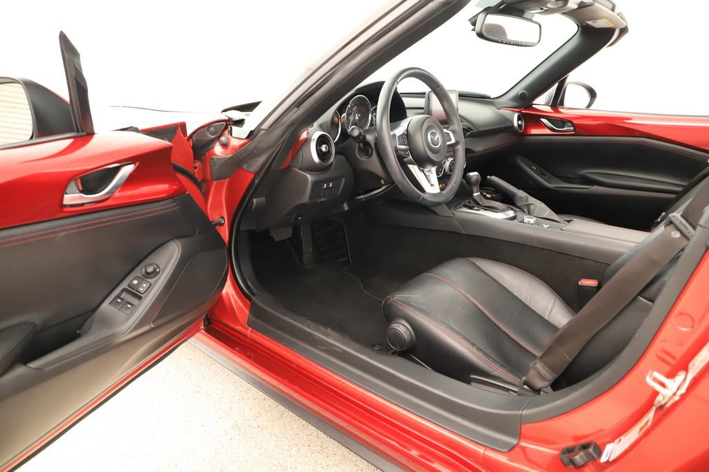 Used 2019 MAZDA MX-5 Miata Grand Touring image 14