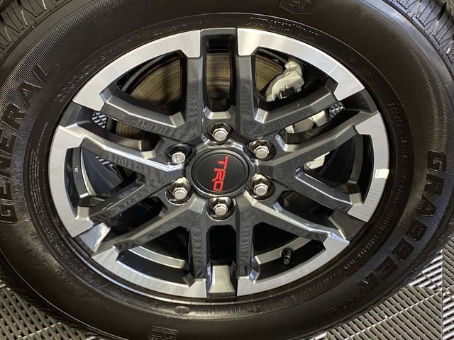 Used 2025 Toyota Tacoma TRD Sport AWD/4WD image 28